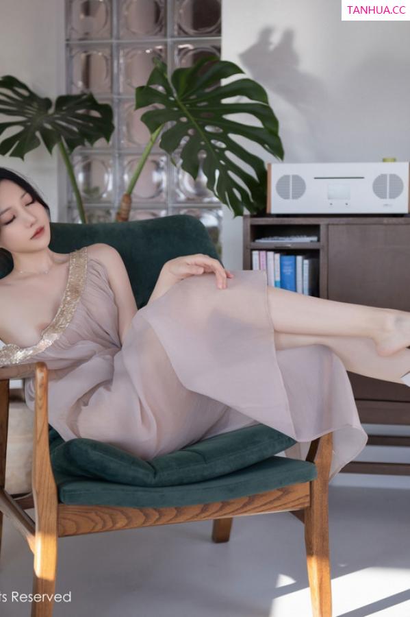 鱼子酱fish  [XiuRen]高清写真图 2024.11.22 No.9492 鱼子酱Fish 美腿性感第57张图片